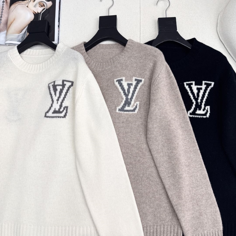 l0vis Vvtt0n sweaters